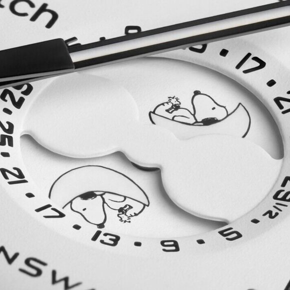 Omega x Swatch Mission To The Moonphase Snoopy Moonswatch White Brand New In Box - Picture 3 of 7